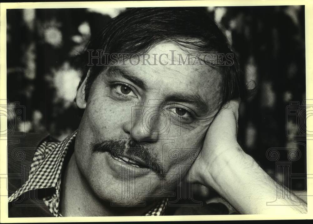 Press Photo Actor Stacy Keach in closeup - Historic Images