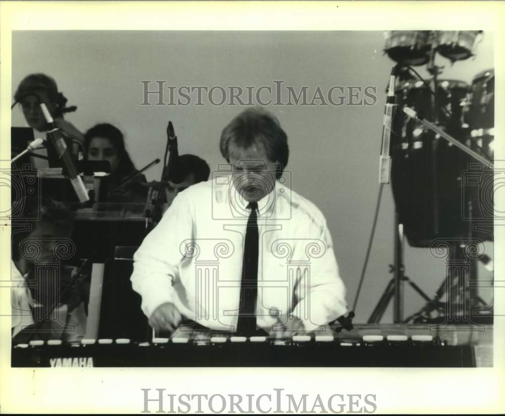 1988 Press Photo Jazz Percussionist Steve Houghton - sap14284- Historic Images