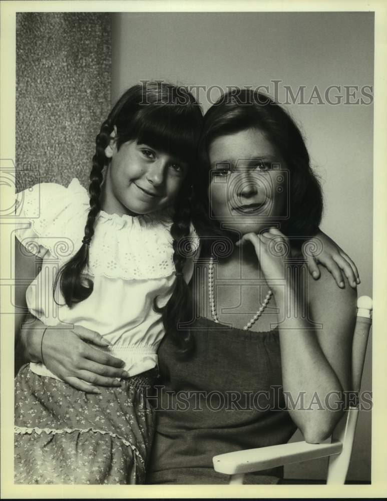 Press Photo Actress Kate Mulgrew with co-star in show portrait - Historic Images
