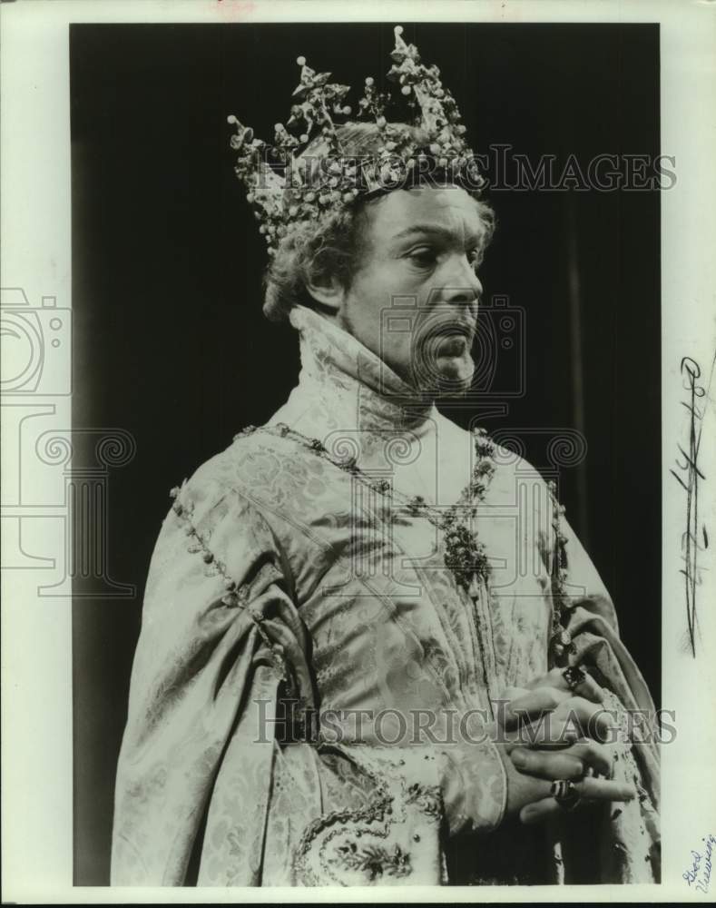 Press Photo Derek Jacobi stars in the title role in Richard II, on PBS - Historic Images