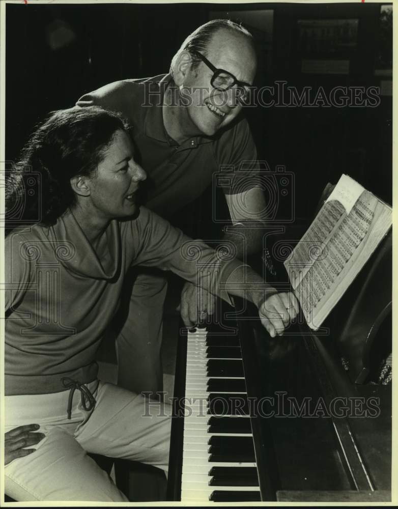 1985 Press Photo Metropolitan Opera Stage Director Nathaniel Merrill and wife- Historic Images