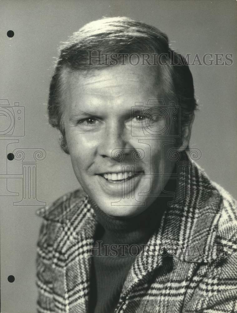 Press Photo Jim McKrell, television personality and game show host. - Historic Images