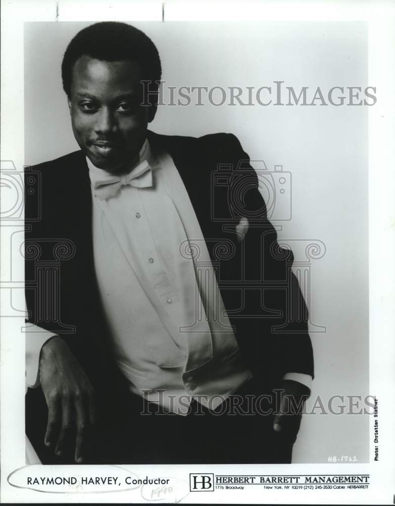 1990 Press Photo Conductor Raymond Harvey - sap16613- Historic Images