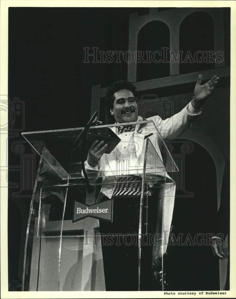 1994 Press Photo Ramiro Herrera, Singer accepts Award at Ceremony - sap17358- Historic Images