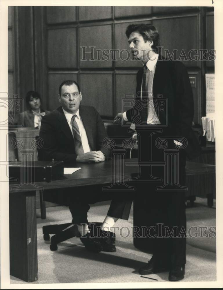 1988 Press Photo Actors Harry Hamlin and Larry Drake in "Hey, Lick Me Over"- Historic Images