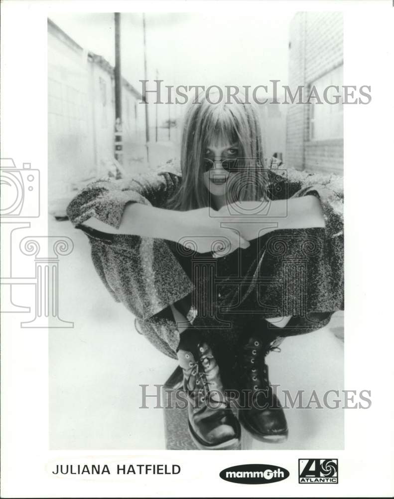 1997 Press Photo Juliana Hatfield, pop-rock singer, songwriter and musician.- Historic Images