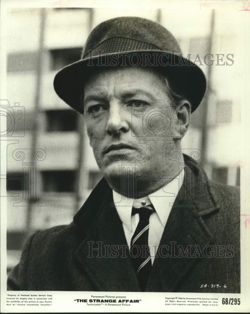 1968 Press Photo Jeremy Kemp in a scene from The Strange Affair. - Historic Images