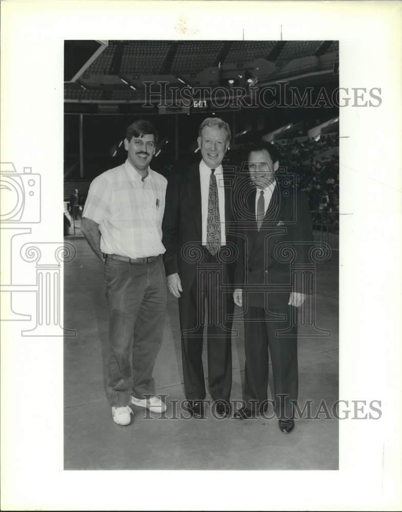 1992 Press Photo Robert Marbut. Bob Coleman and radio host Sonny Melendrez.- Historic Images