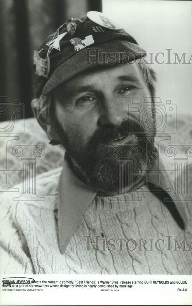 1982 Press Photo Director Norman Jewison on set of "Best Friends" movie- Historic Images