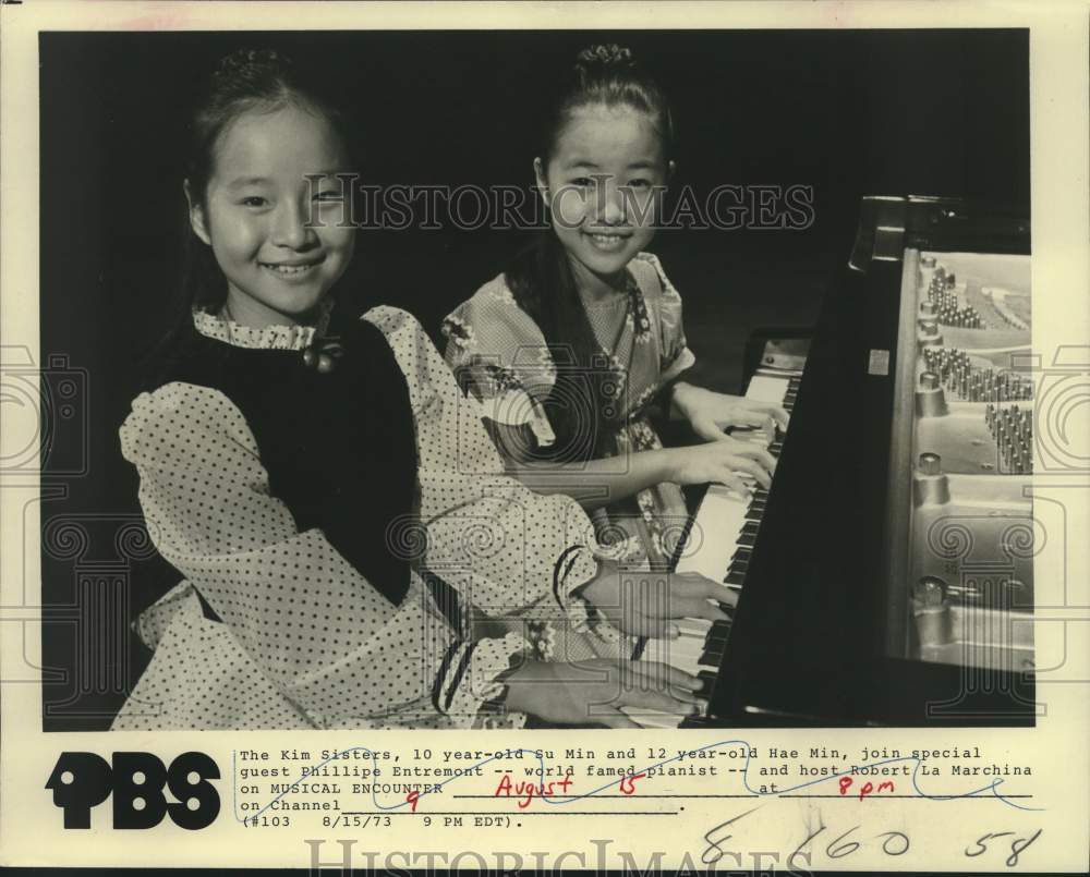 1973 Press Photo Su Min and Hae Min, The Kim Sisters on "Musical Encounter" Show - Historic Images