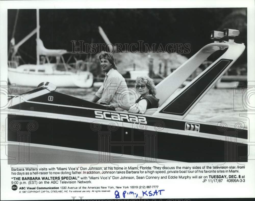 1987 Press Photo Barbara Walters visits with &quot;Miami Vice&#39;s&quot; Don Johnson in Miami- Historic Images