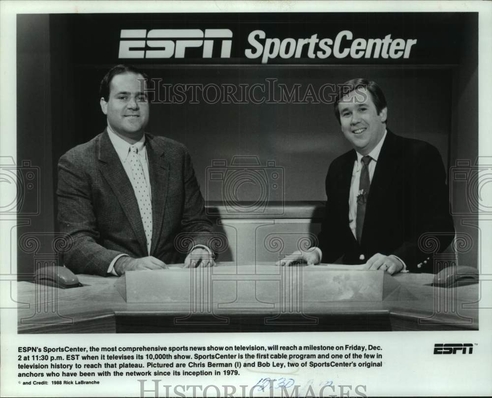 1988 Press Photo Host Bob Ley on ESPN's SportsCenter with Chris Berman- Historic Images