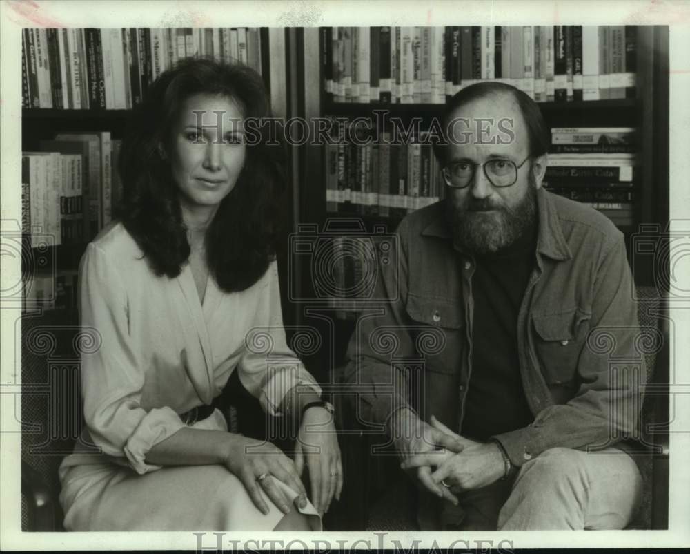 1983 Press Photo Critic John Leonard sits with Nancy Davis - sap20139- Historic Images