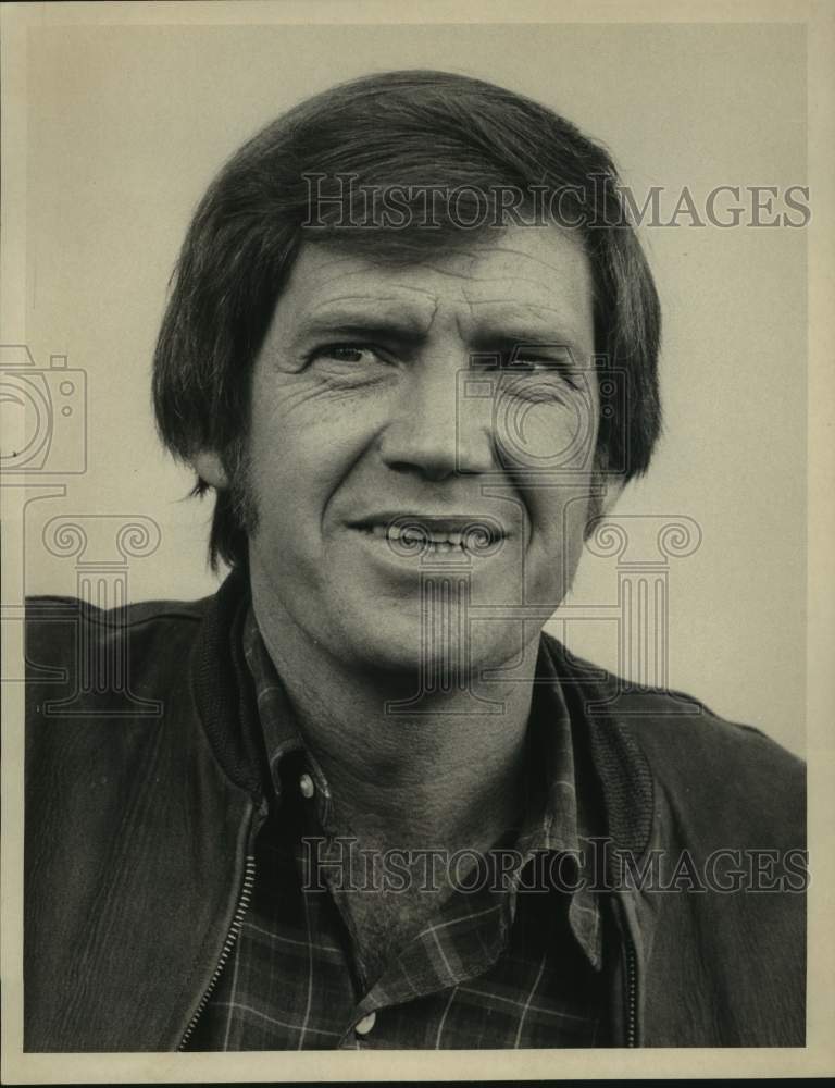 1977 Press Photo Actor Ronny Cox in "The Girl Called Hatter Fox" on CBS-TV- Historic Images
