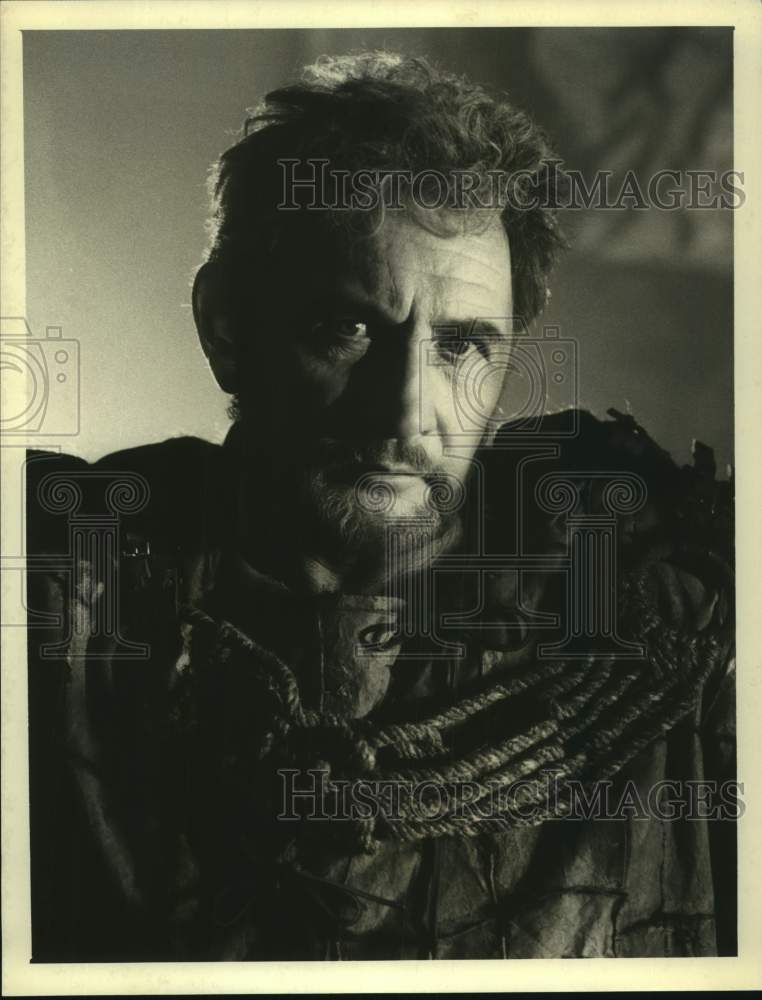 Press Photo Actor Roy Dotrice in closeup - Historic Images