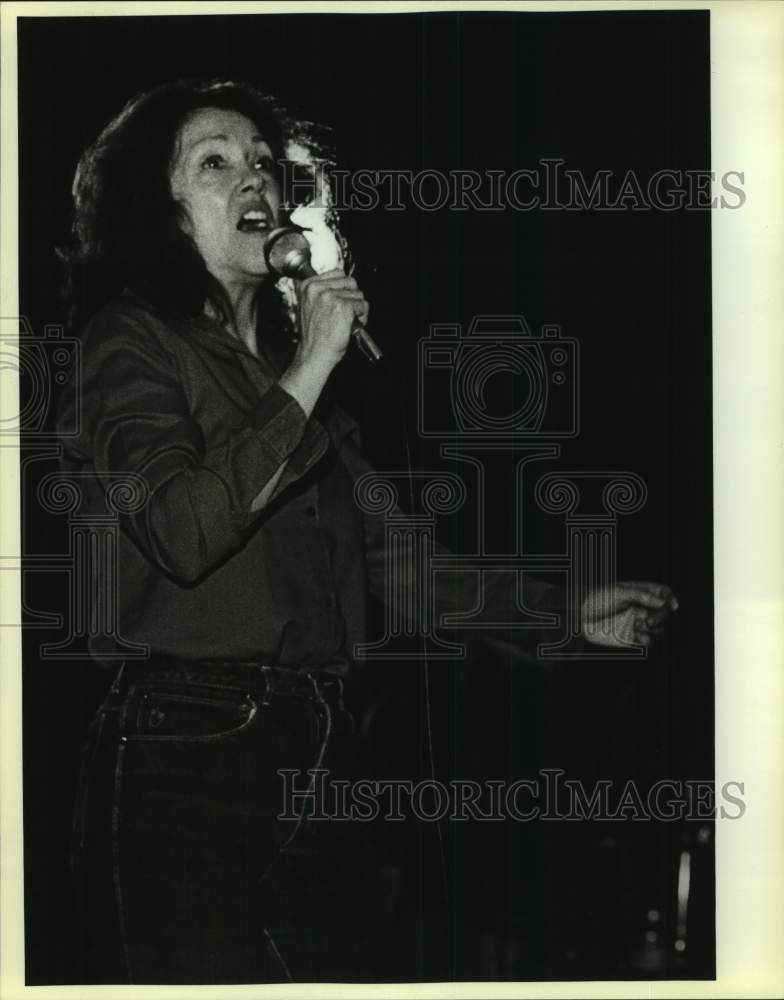 1987 Press Photo Singer Carol Leigh - sap20449- Historic Images