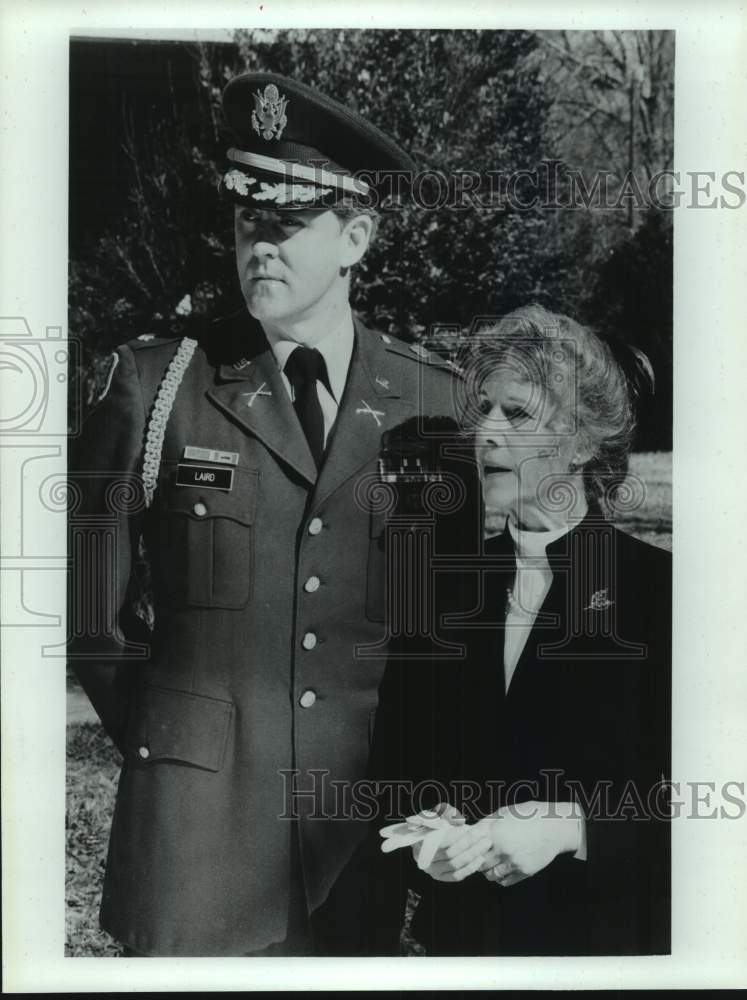 Press Photo John Lithgow and Frances Sternhagen in scene from &quot;Resting Place&quot; - Historic Images