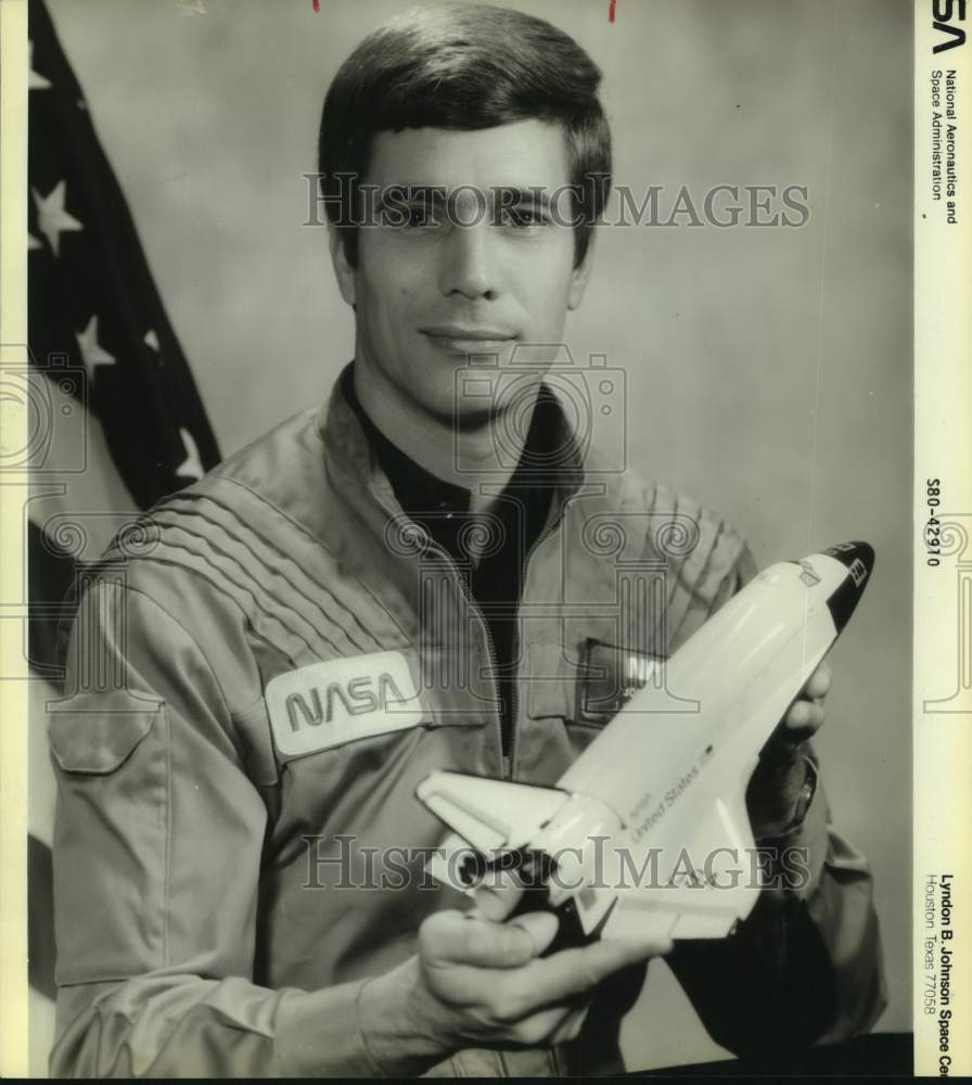 1985 Press Photo Astronaut Colonel John Blaha, Speaker Houston Space Center- Historic Images