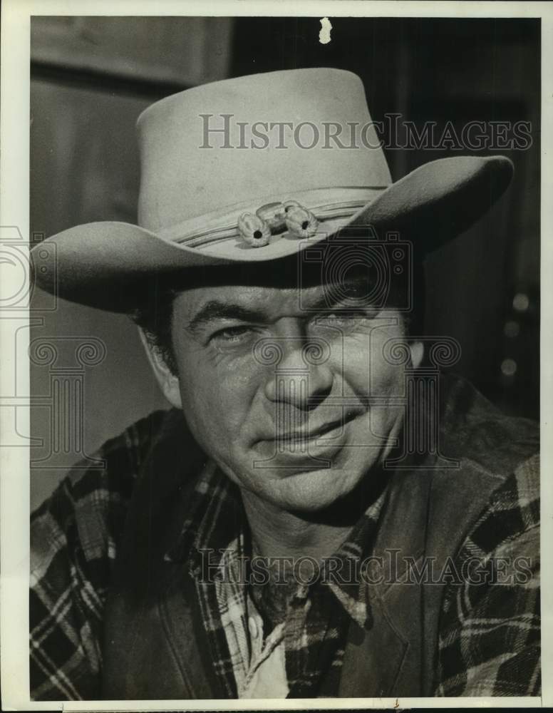 Press Photo Actor Claude Akins in "Laredo" - Historic Images