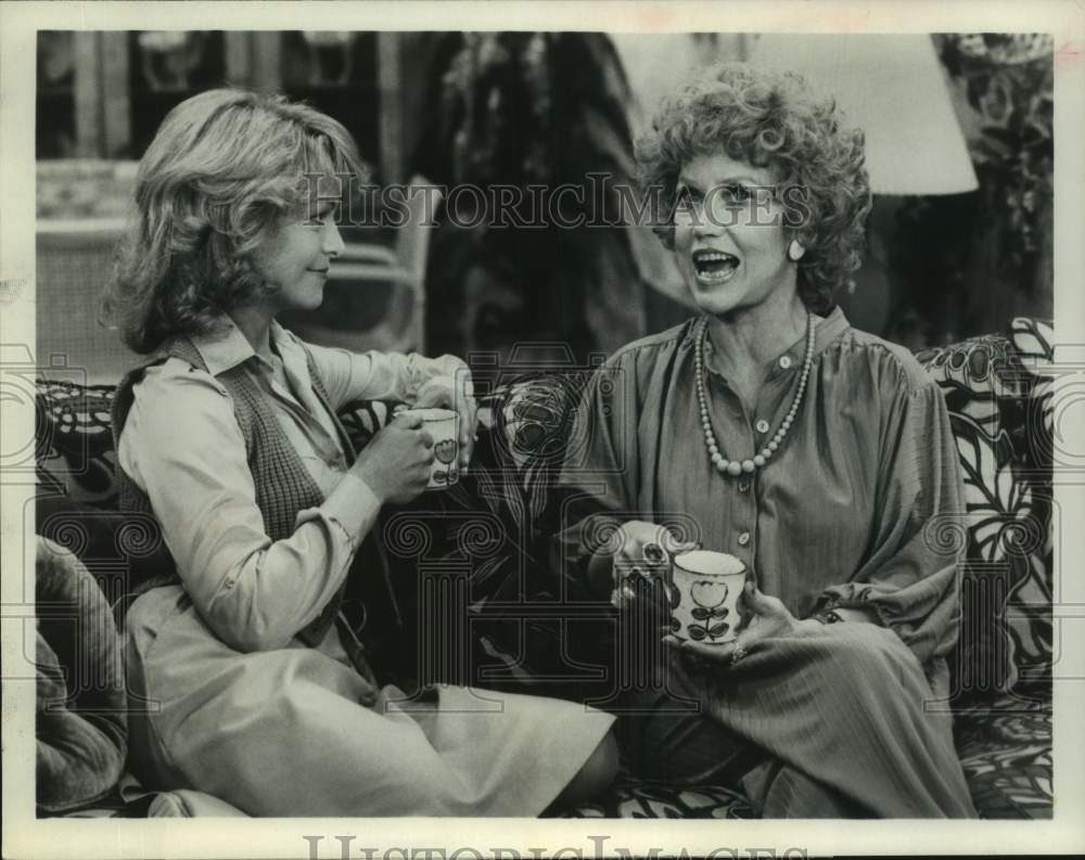 1979 Press Photo Actresses Patricia McCormack, Audra Lindley in &quot;The Ropers&quot;- Historic Images