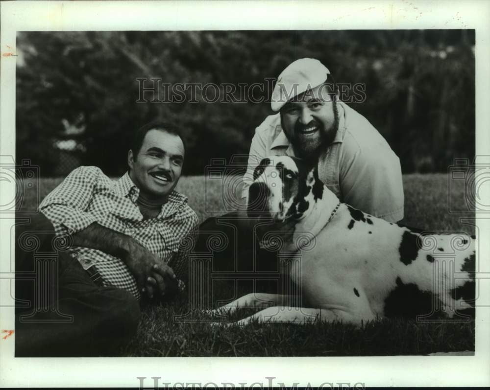 1983 Press Photo Comedian Dom DeLuise with Actor and dog - sap21449- Historic Images
