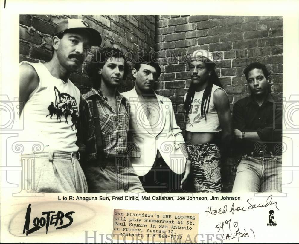 Press Photo Musical artists "Looters" - Historic Images