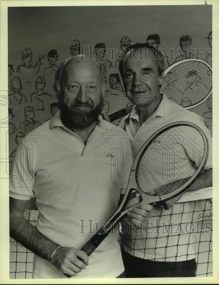 1985 Press Photo NBC Sportscasters Bud Collins, Dick Enberg at Wimbledon Event - Historic Images