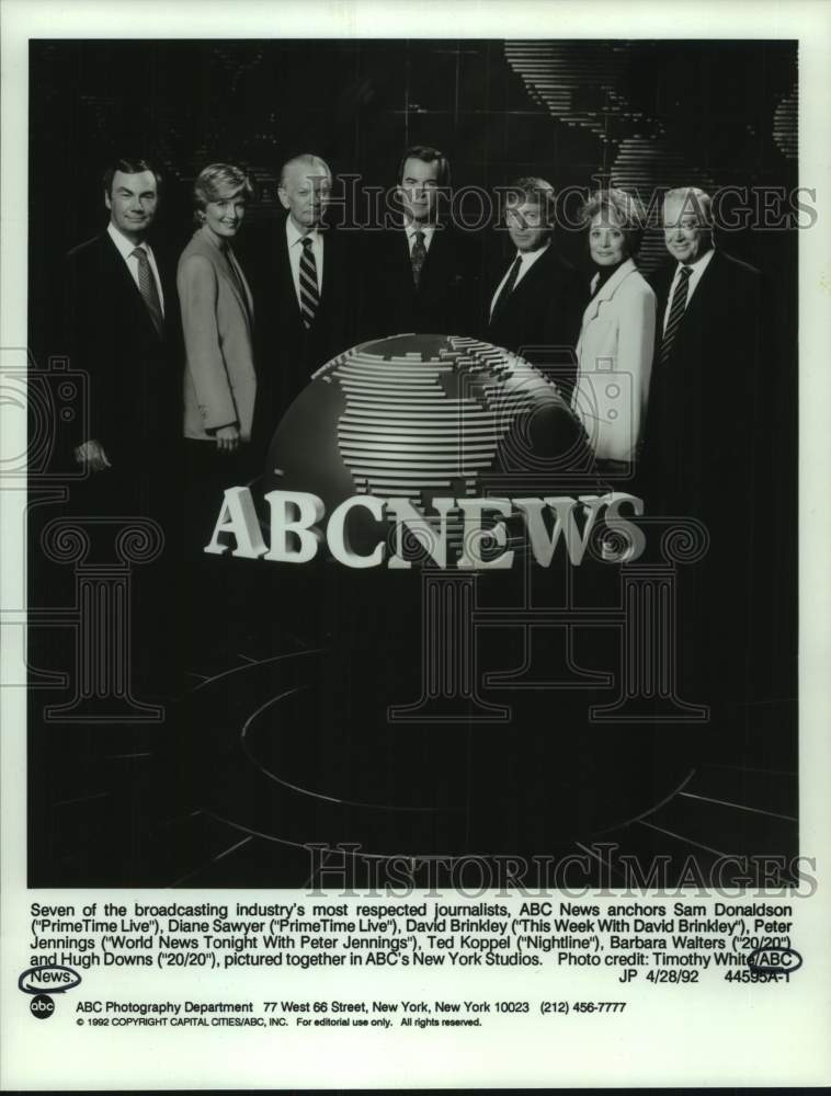1992 Press Photo Seven Journalists with ABC News including Diane Sawyer- Historic Images