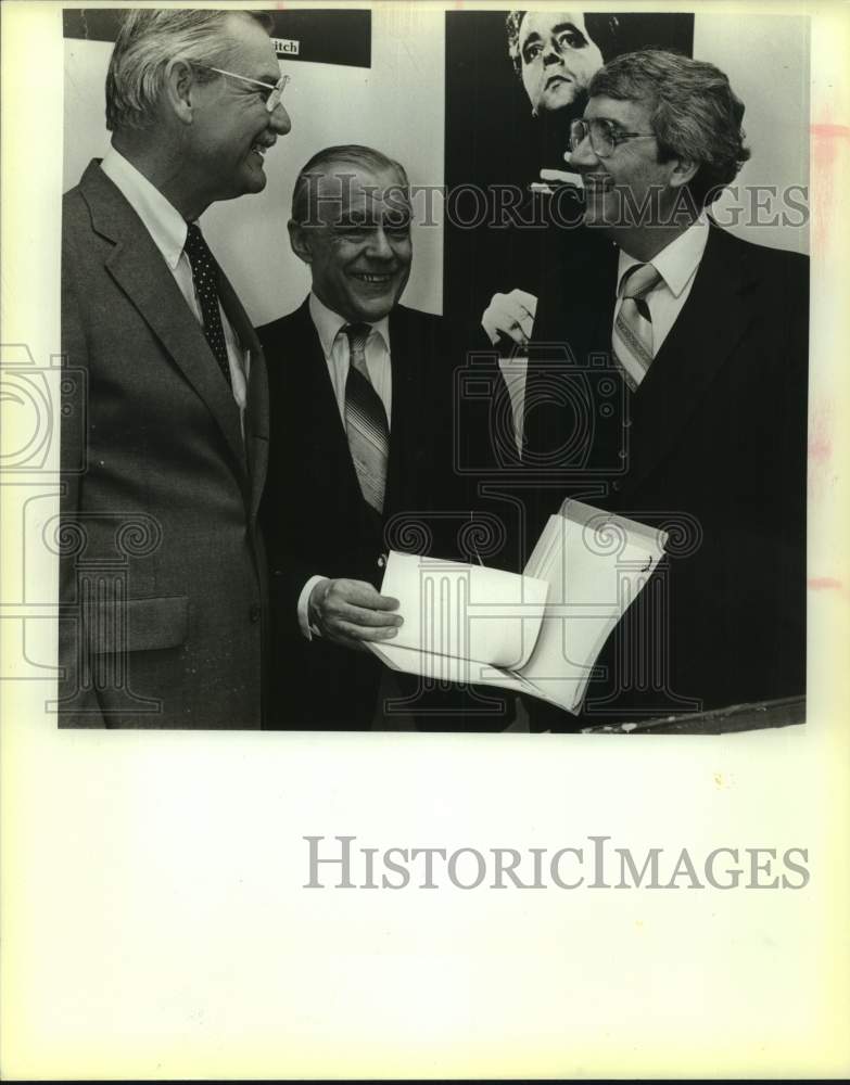 1985 Press Photo Sixten Ehrling at Crockett Hotel Symphony Event with Attendees- Historic Images