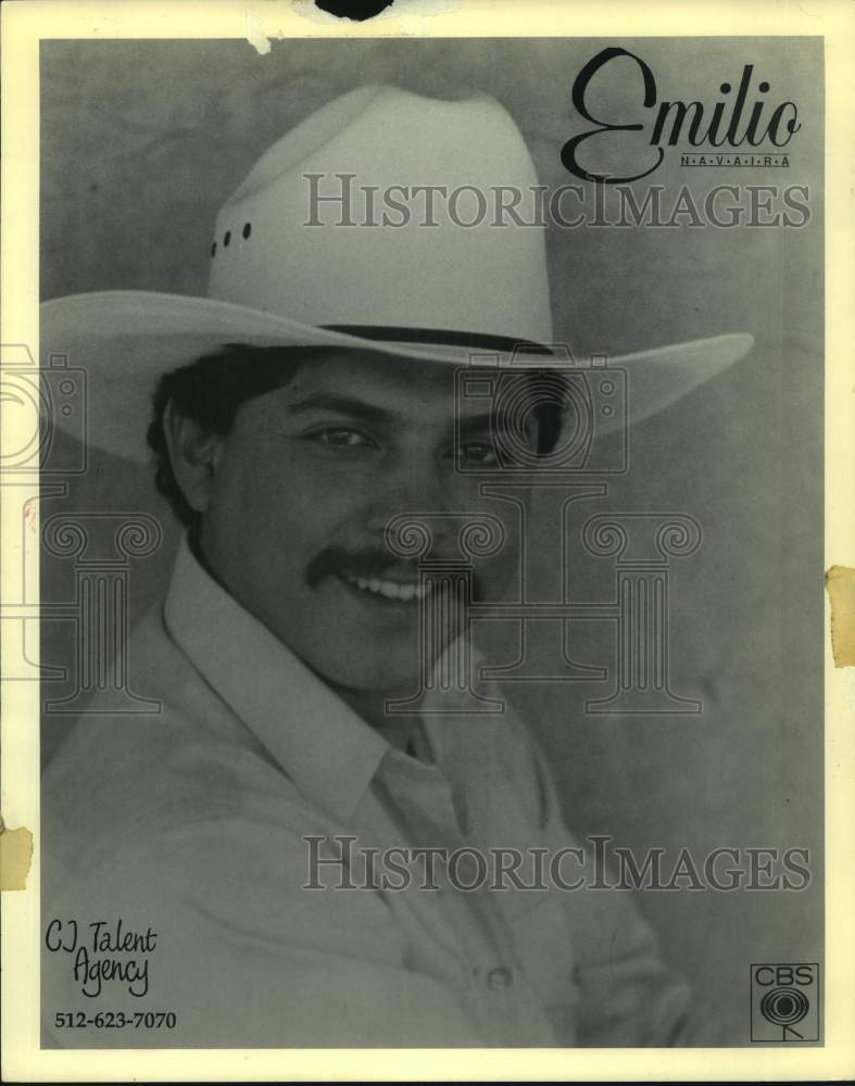 1992 Press Photo Entertainer Emilio Navaira in closeup - sap22598- Historic Images