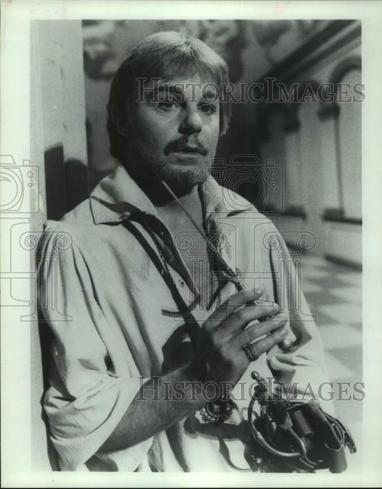 Press Photo Actor Derek Jacobi stars in &quot;Hamlet&quot; on PBS Television - Historic Images