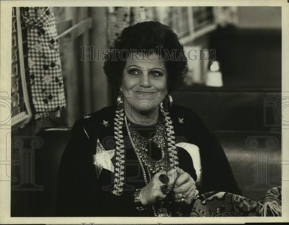 1977 Press Photo Kaye Ballard stars on Alice, on CBS Television. - sap24195- Historic Images