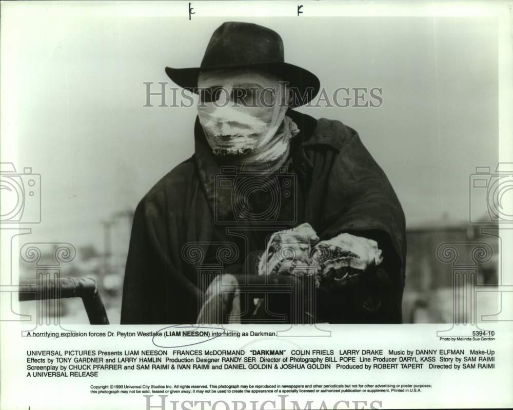 1990 Press Photo Actor Liam Neeson in "Darkman" movie - Historic Images