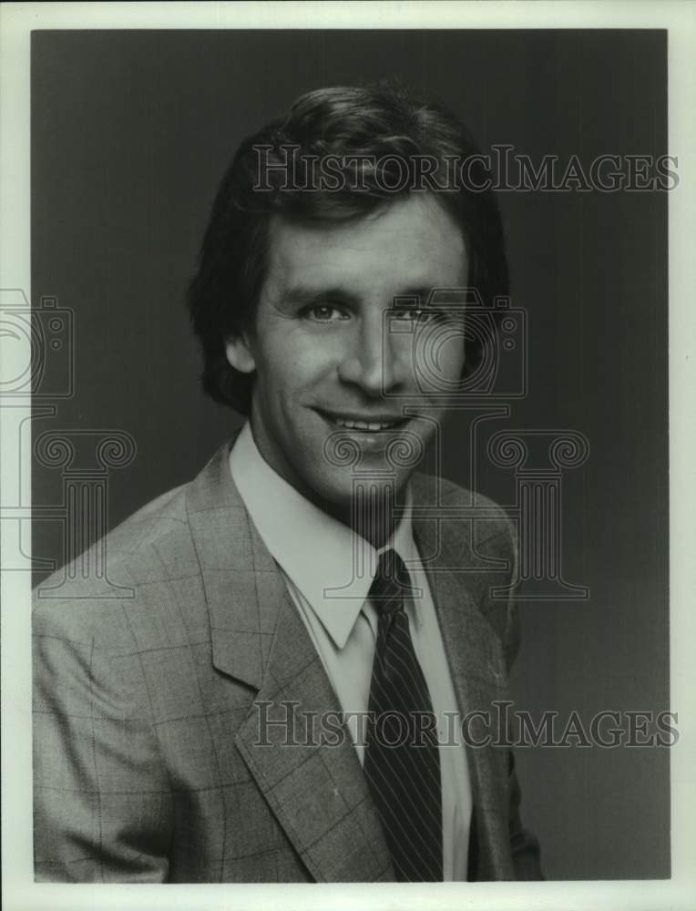 Press Photo Richard Gilland, Actor smiles in closeup - Historic Images