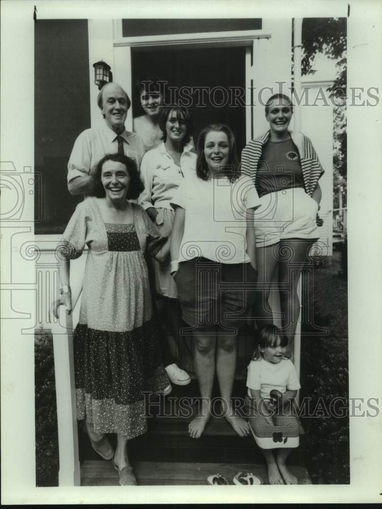 Press Photo Actress Patricia Neal with family at home - Historic Images