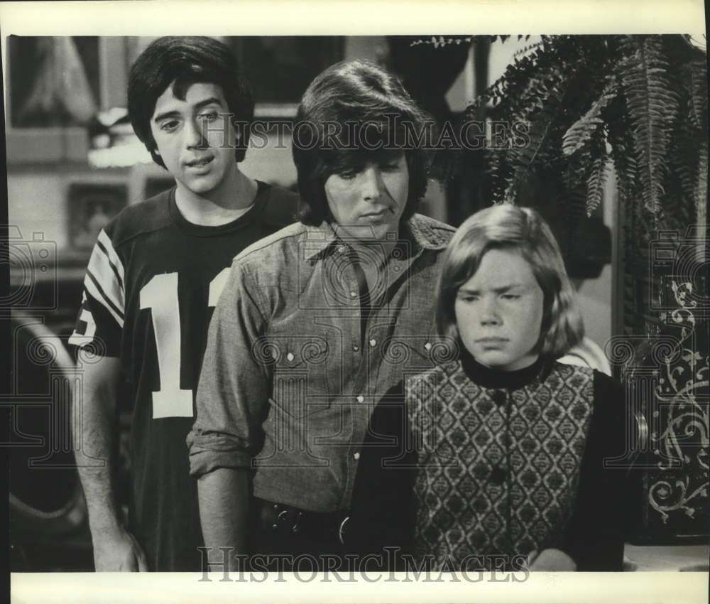 Press Photo Bobby Sherman, Wes Stern &amp; Susan Neher on Getting Together, TV show. - Historic Images