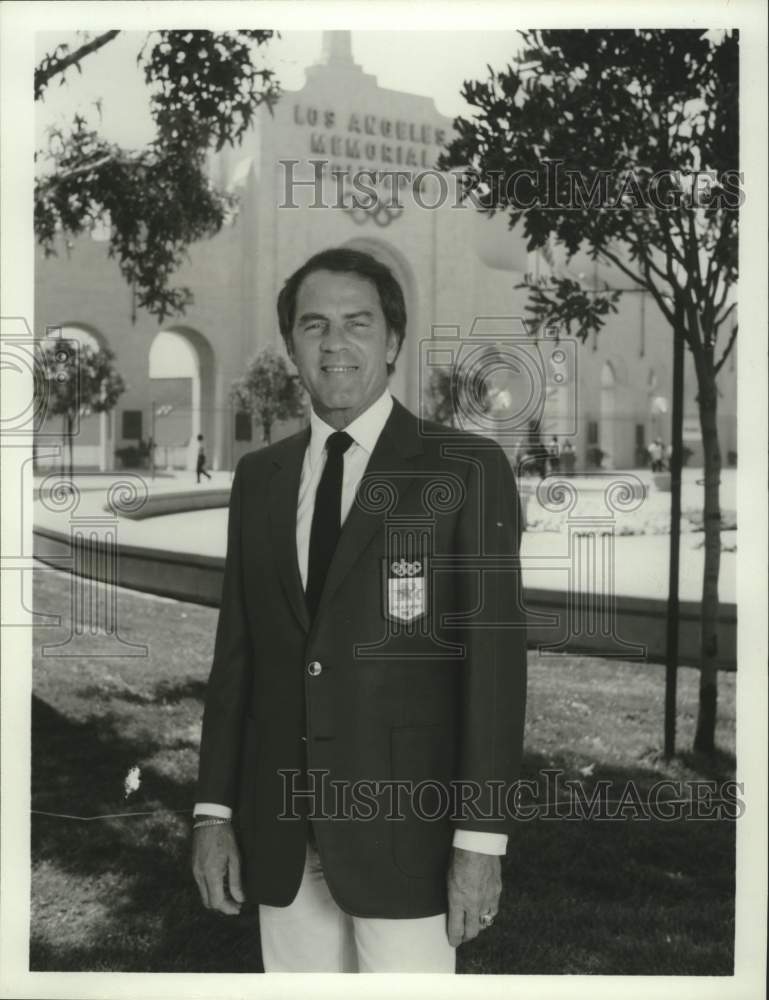 Press Photo Sportscaster Frank Gifford in Los Angeles - sap26663 - Historic Images