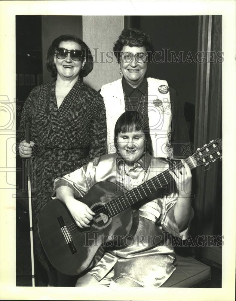1991 Ruth Ann Harmon performs at Very Special Arts concert. - Historic Images