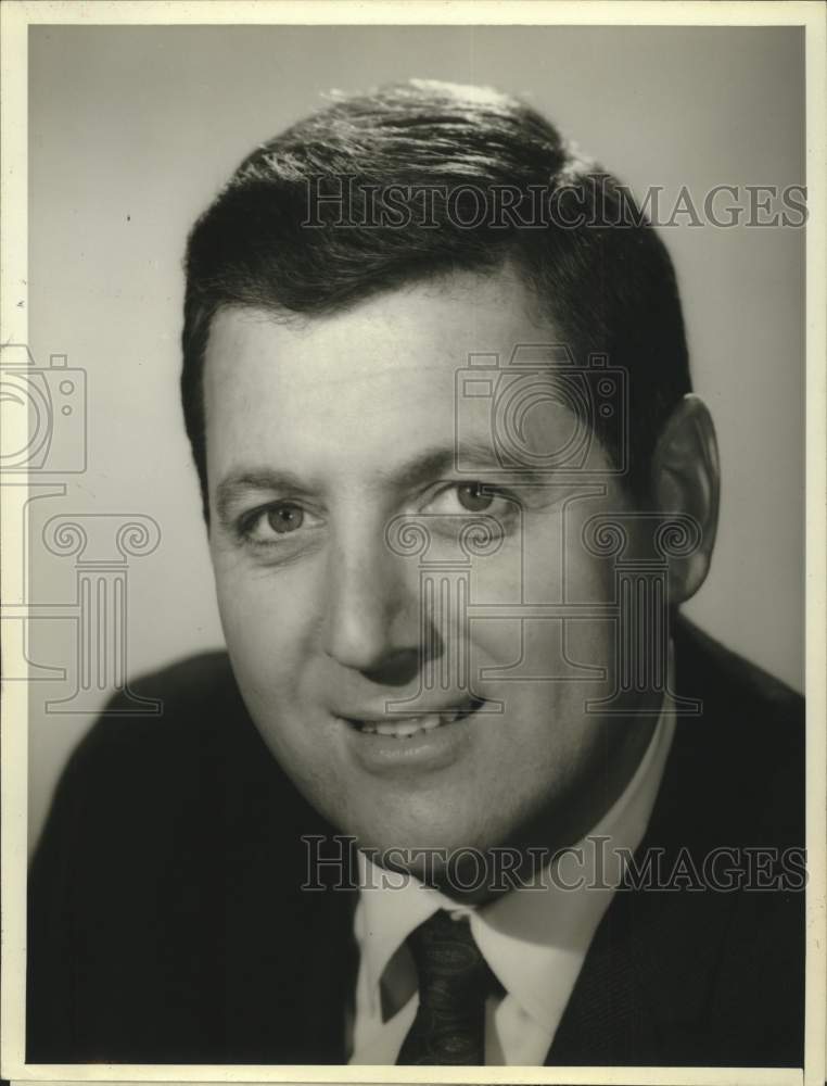 1967 Press Photo Host Monty Hall in &quot;Let&#39;s Make a Deal&quot; on Television - Historic Images