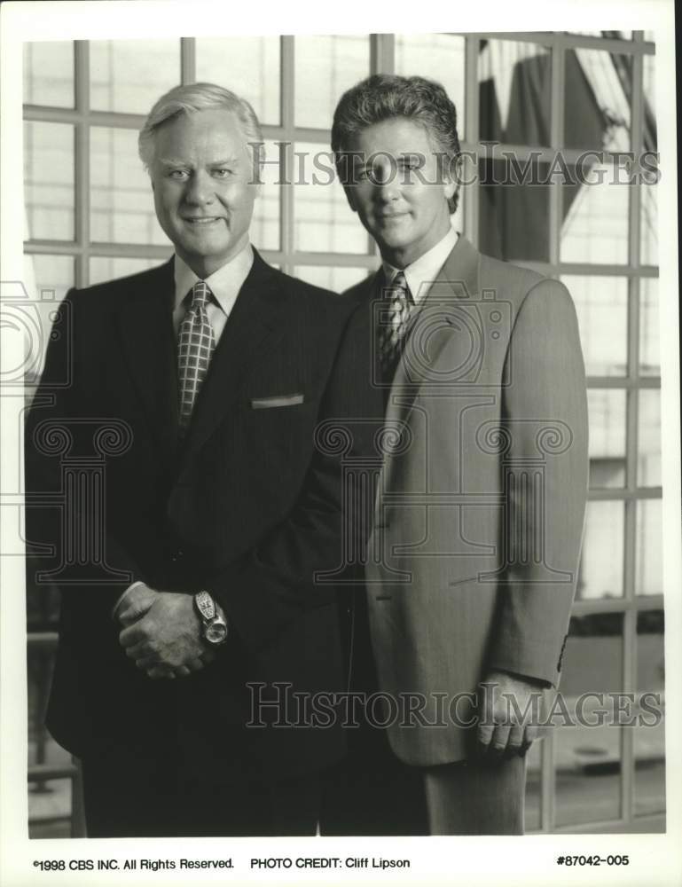 1998 Press Photo Larry Hagman, Actor with co-star on CBS Television Show - Historic Images