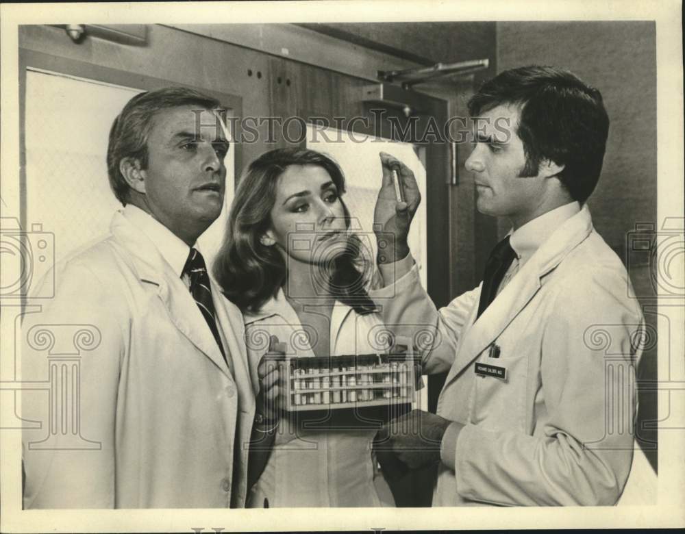 Press Photo Actor Ed Nelson with co-stars in "Doctors' Private Lives" - Historic Images
