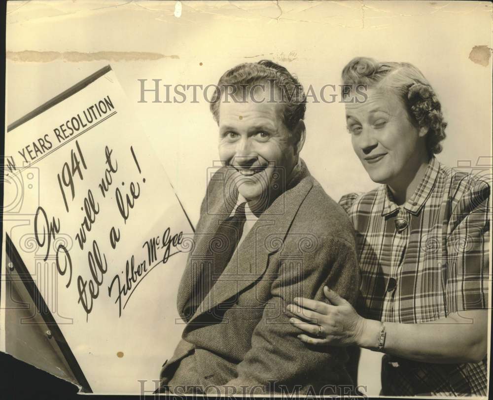 1941 Press Photo Actor Tom McFadden with Actress on Fibber McGee Show - Historic Images