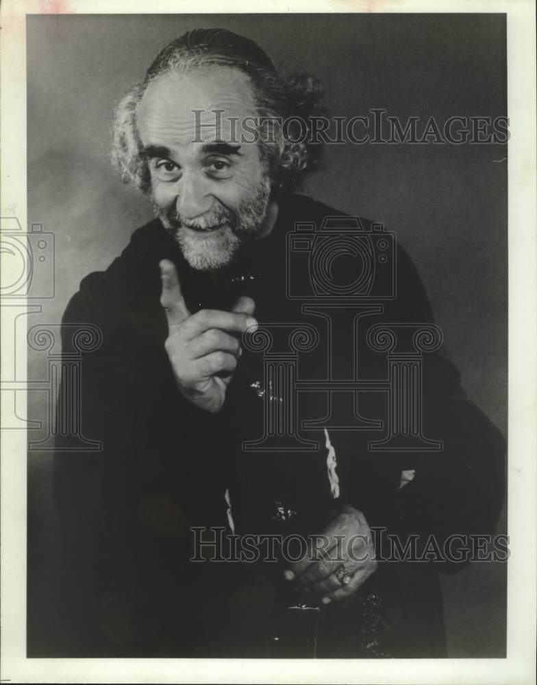 1981 Press Photo Actor Warren Mitchell in "The Merchant of Venice" on PBS TV - Historic Images