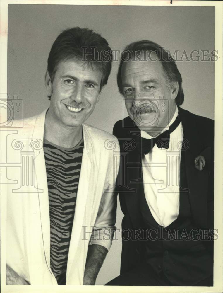 1984 Press Photo Howard Hesseman, Graham Nash on "Super Night of Rock 'n' Roll" - Historic Images