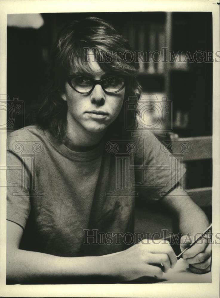 1985 Press Photo Actress Kristy McNichol in "Love, Mary" on CBS Television - Historic Images