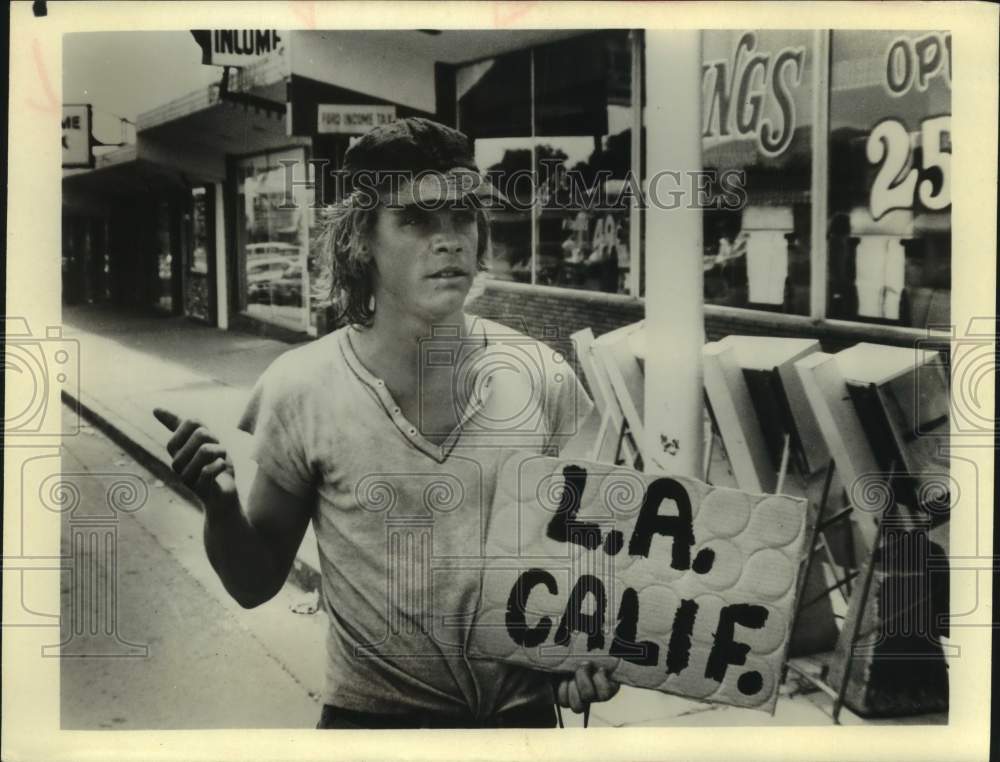 Press Photo Actor Mark Hamill in show scene - Historic Images