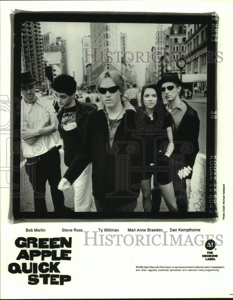 1995 Press Photo Five Members of the band Green Apple Quick Step band - Historic Images