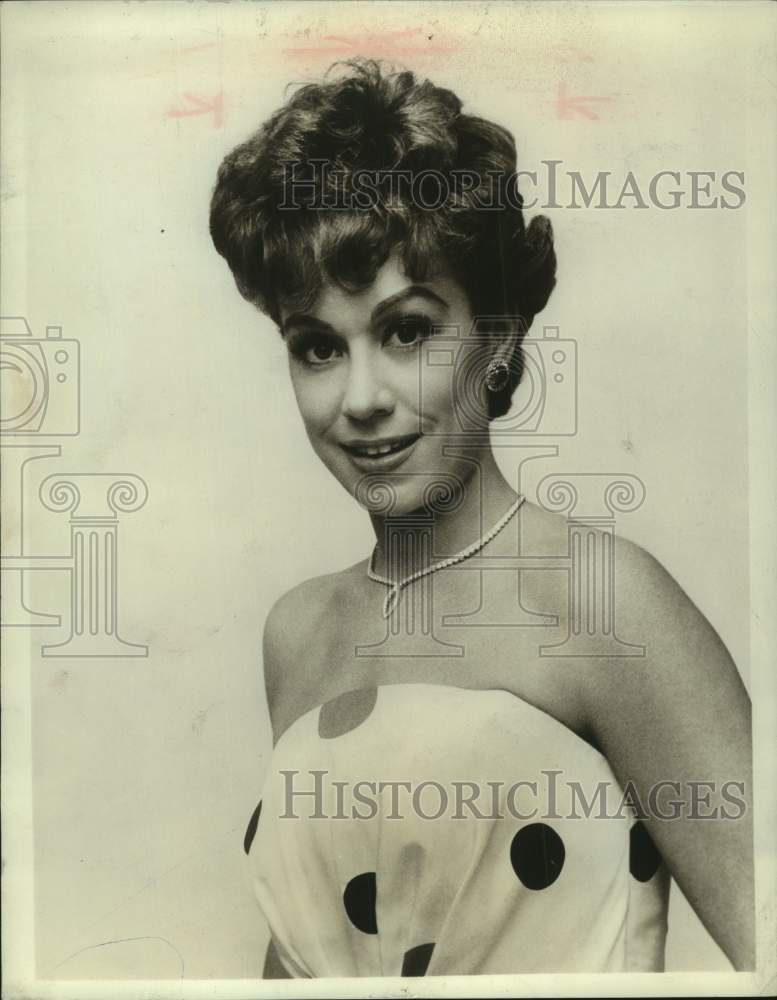 1962 Patrice Munsel, Opera Singer in closeup - Historic Images