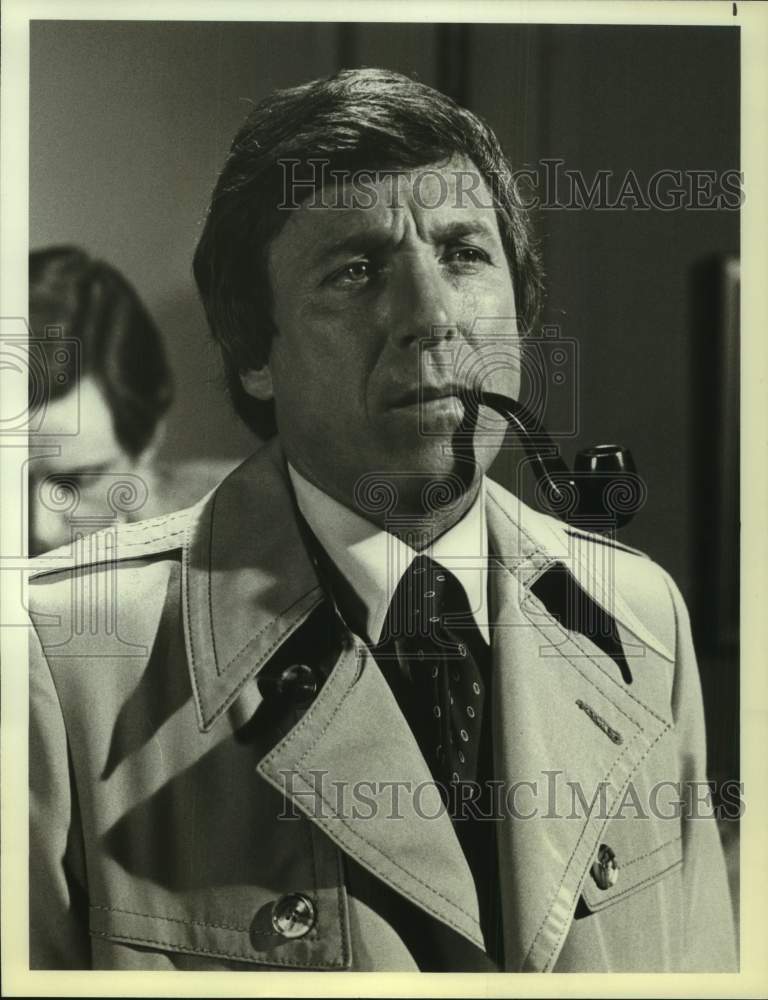 1981 Press Photo Actor Greg Mullavey in "BJ and the Bear" on NBC Television - Historic Images