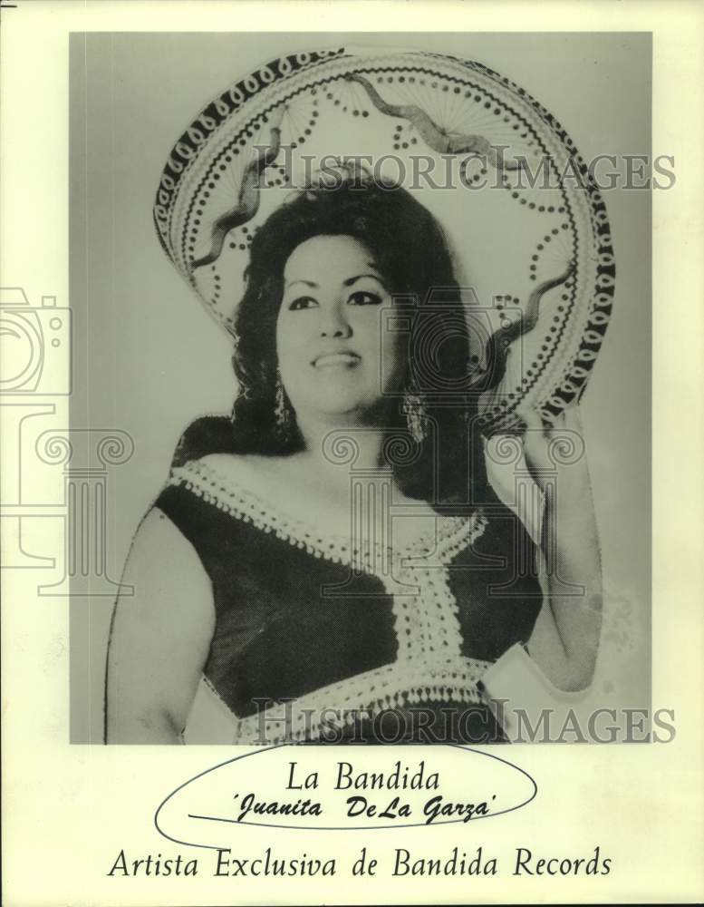 Press Photo Singer Juanita De La Garza of La Bandida, Entertainer - Historic Images